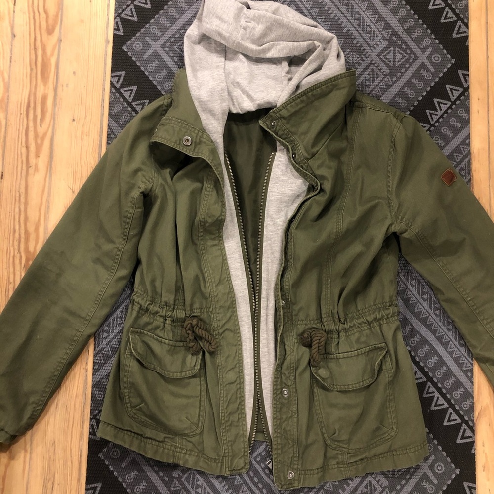 Roxy zip-up jacket 🧥